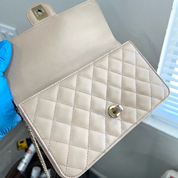 Chanel CC Flap Crossbody Bag - Picture 5 of 11